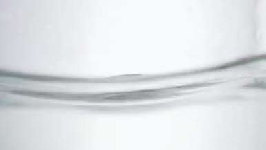 表面的气泡波动视频视频的预览图